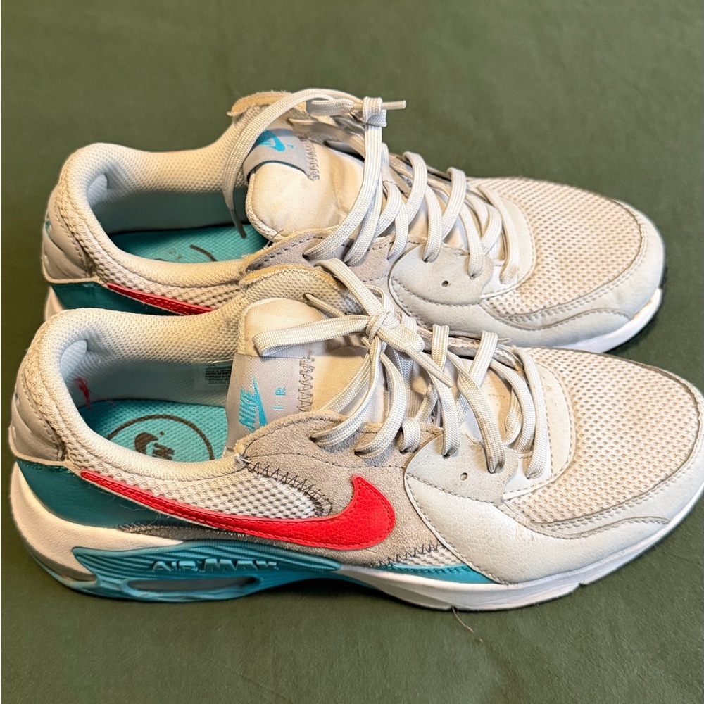 Nike Wmns Air Max Excee 'Pure Platinum Bright Crimson'